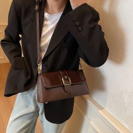 حقيبة كتف بتصميم كلاسيكي أنثوي ناعم لإطلالة متكاملة