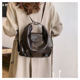 شنطةكتف وظهر نسائي كبيره الحجم 