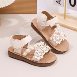 حذاء بناتي مزين بورود ولؤلؤ