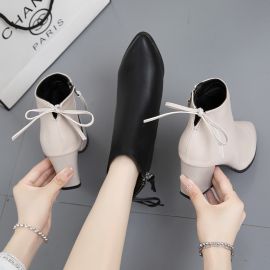 حذاء جلدي متين بكعب عريض ومتوسط لستايل أنيق وجذاب يناسب المواسم الباردة