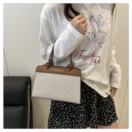 شنطة يد نسائي مع حزام كتف قابل للتعديل