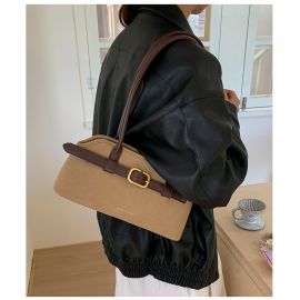 شنطة نسائي عصرية مزينه بحزام