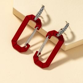 اقراط نسائية بالوان عصريه