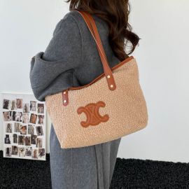 شنطة كتف نسائي كبيره الحجم 