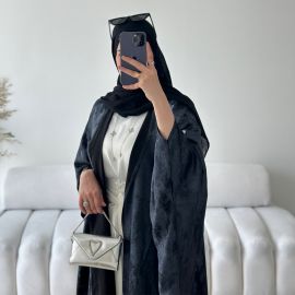 عباية طويلة واكمام واسعة بقماش مطبوع من الياف البوليستر للسيدات 