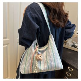 شنطة كتف نسائي بلون موحد 