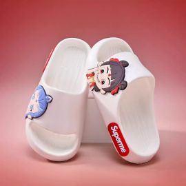 شبشب بناتي مزين برسومات كرتونية لطيفة مثالي لأيام الصيف