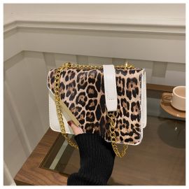 حقيبة نسائية  بطبعة جلد الفهد ذات سعه كبيرة