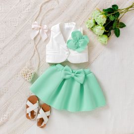 طقم عصري بخامات مريحة ومظهر أنيق يناسب المناسبات الخاصة للبنات