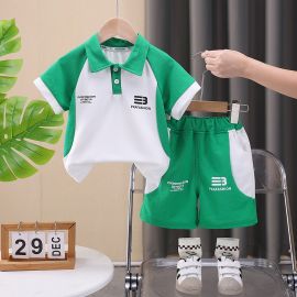 طقم صيفي رياضي بأكمام قصيرة وشورت للأولاد 