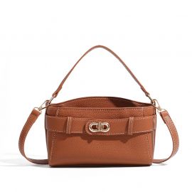 حقيبة يد نسائية مربعه الشكل 