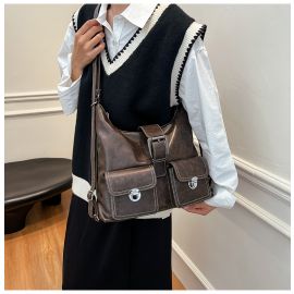 شنطة نسائي ذات سعه بجيوب خارجيه