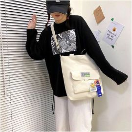 شنطة كتف نسائي بجيب خارجي