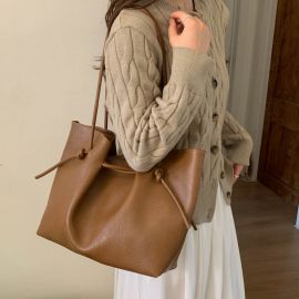 شنطة كتف نسائي ذات سعه