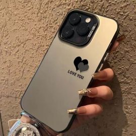 اغلفه هواتف فضيه بنمط قلب