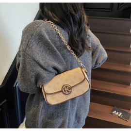 شنطة يد نسائية كلاسيكية