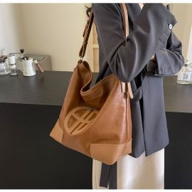 شنطة كتف نسائية