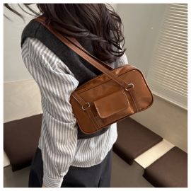 شنطة كتف نسائيه مع جيب خارجي