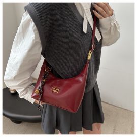 شنطة يد نسائي بتصميم عصري