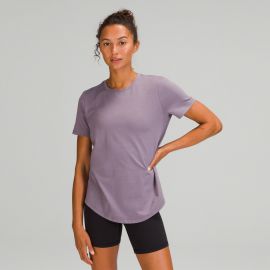 تيشرت بياقة دائرية من القطن