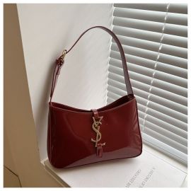 حقيبة نسائي حجم صغير بتصميم عصري سان لوران