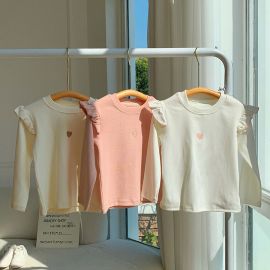 تيشيرت مكمم وياقة عالية أنيق بألوان هادئة وستايل ناعم للفتيات 