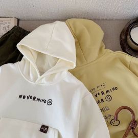 هودي دافئ بخامة ناعمة وتصميم مريح للأولاد 