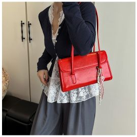 شنطة كتف نسائي مع قلاده