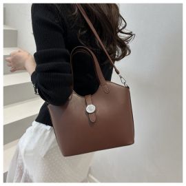 شنطه كتف جلد للنساء