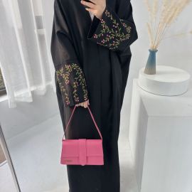 عبايةنسائي باكمام منقوشه