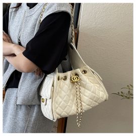 شنطة كتف نسائي مع جيوب جانبية