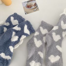 جوارب مخملية سميكة متوسطة الطول للنساء 4 ازواج لون عشوائي