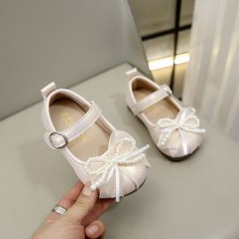 حذاء بناتي مزين بفيونكا