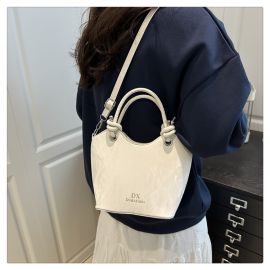 شنطة نسائي كاجوال