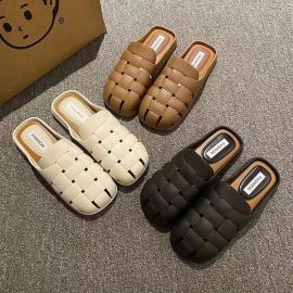 صنادل صيفي بنمط روماني سهلة الارتداء والخلع للسيدات 