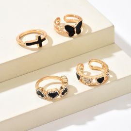 مجموعة خواتم رقيقة تضيف لمسة أناقة راقية لأي إطلالة للسيدات