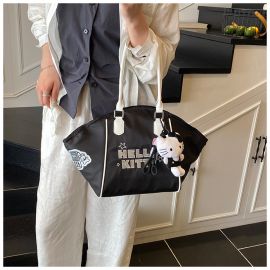 شنطة نسائي مزينه برسومات مع قلاده