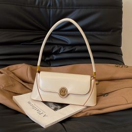 حقيبة كتف صغيرة وفاخرة بتصميم عصري وانيق 