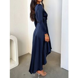 فستان نسائي قصير بفتحه صدر V