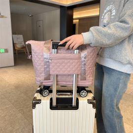 حقيبة سفر  بعجلات ذات سعة كبيرة ومقاومة 