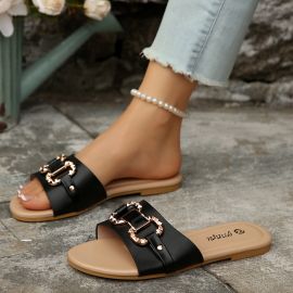 صندل نسائي مسطح مزين بعقده معدنيه