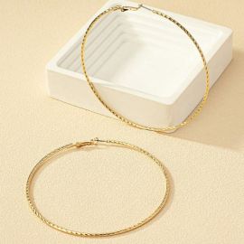 اقراط على شكل دائري