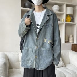 جاكيت دنيم فضاض بتفاصيل احترافية تمنح إطلالة فخمة رجالي 