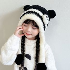 قبعة شتوية بناتي منسوجة ومبطنة بالفرو الصناعي السميك مع شريط عريض ومطرز، متوفرة بتصاميم متعددة