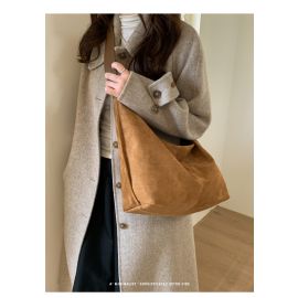 شنطة نسائي ساده مع حزام قابل للتعديل