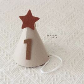 عشر قبعات عيد ميلاد للأطفال بارقام انجليزية 
