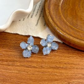 اقراط نسائي بتصميم ورده