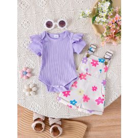 أوفرول بناتي بطبعة عديدة مع بلوزة ناعمة مزيج مثالي من الراحة والستايل