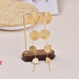 اقراط طويله بنمط دائري