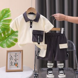بدلة صيفية أنيقة للأطفال مكونة من قطعتين بتصميم بولو عصري وأكمام قصيرة